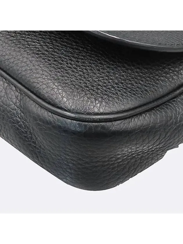 336752 Black leather SOHO interlocking stitch gold metal chain cross bag