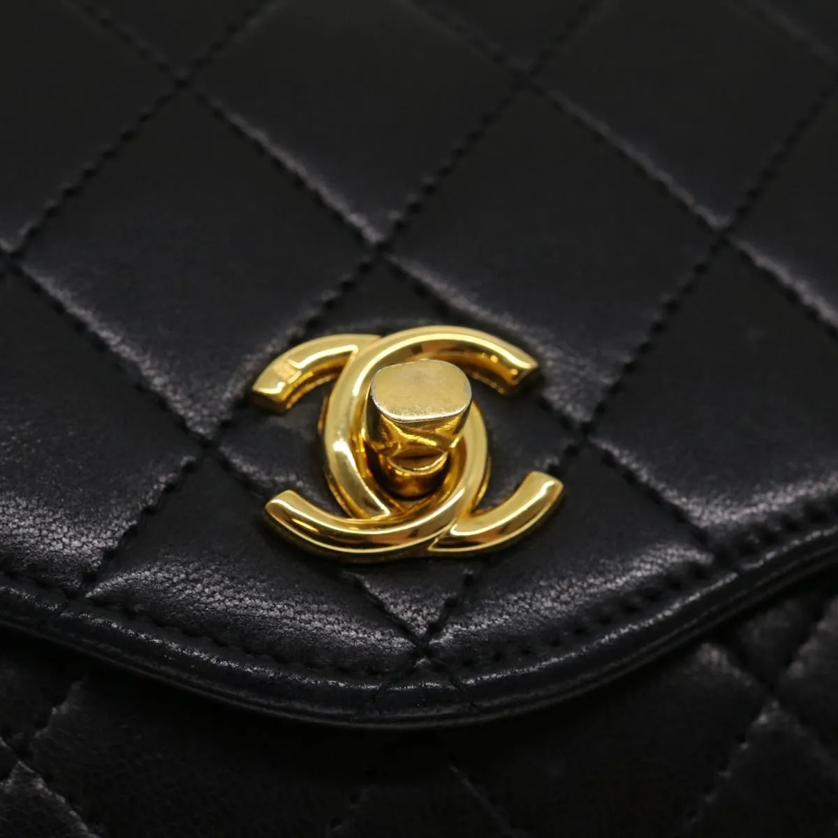 Chanel Matelasse Chain Flap Shoulder Bag Lamb Skin Black CC Auth bs1447A