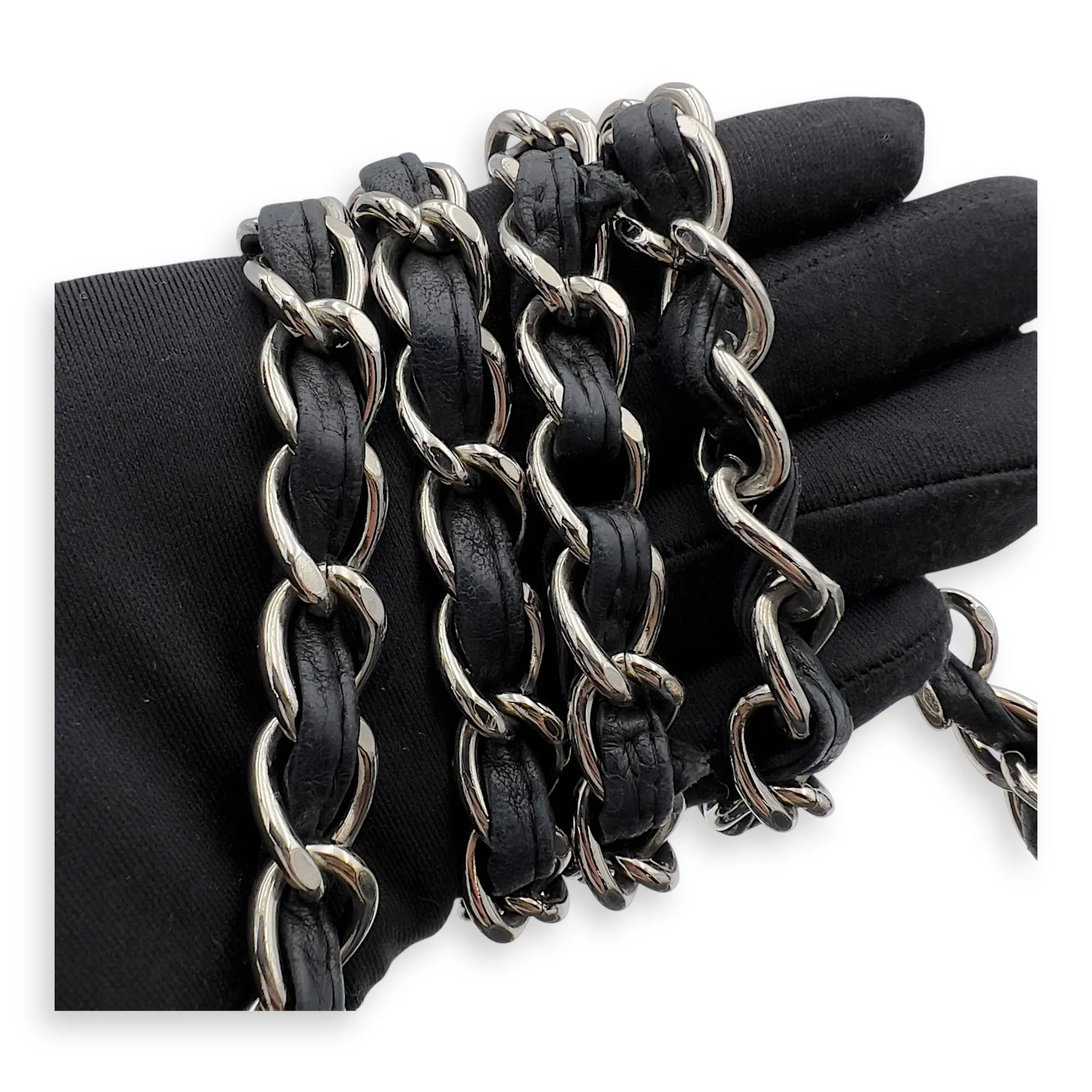 Classic Maxi Black Shoulder Bag in Lambskin, Silver hardware