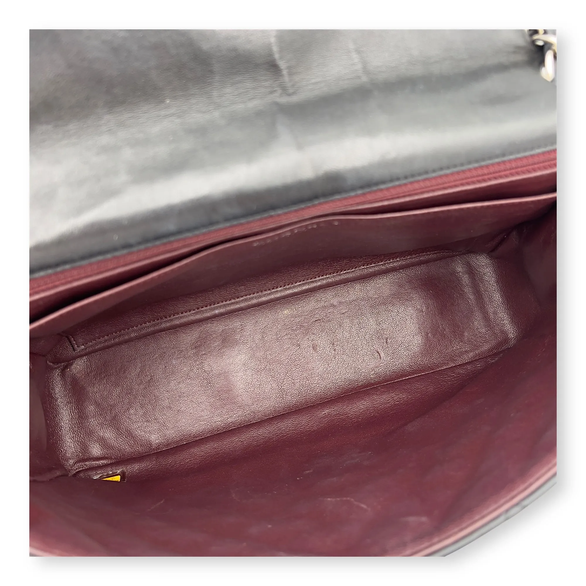 Classic Maxi Black Shoulder Bag in Lambskin, Silver hardware