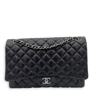 Classic Maxi Black Shoulder Bag in Lambskin, Silver hardware