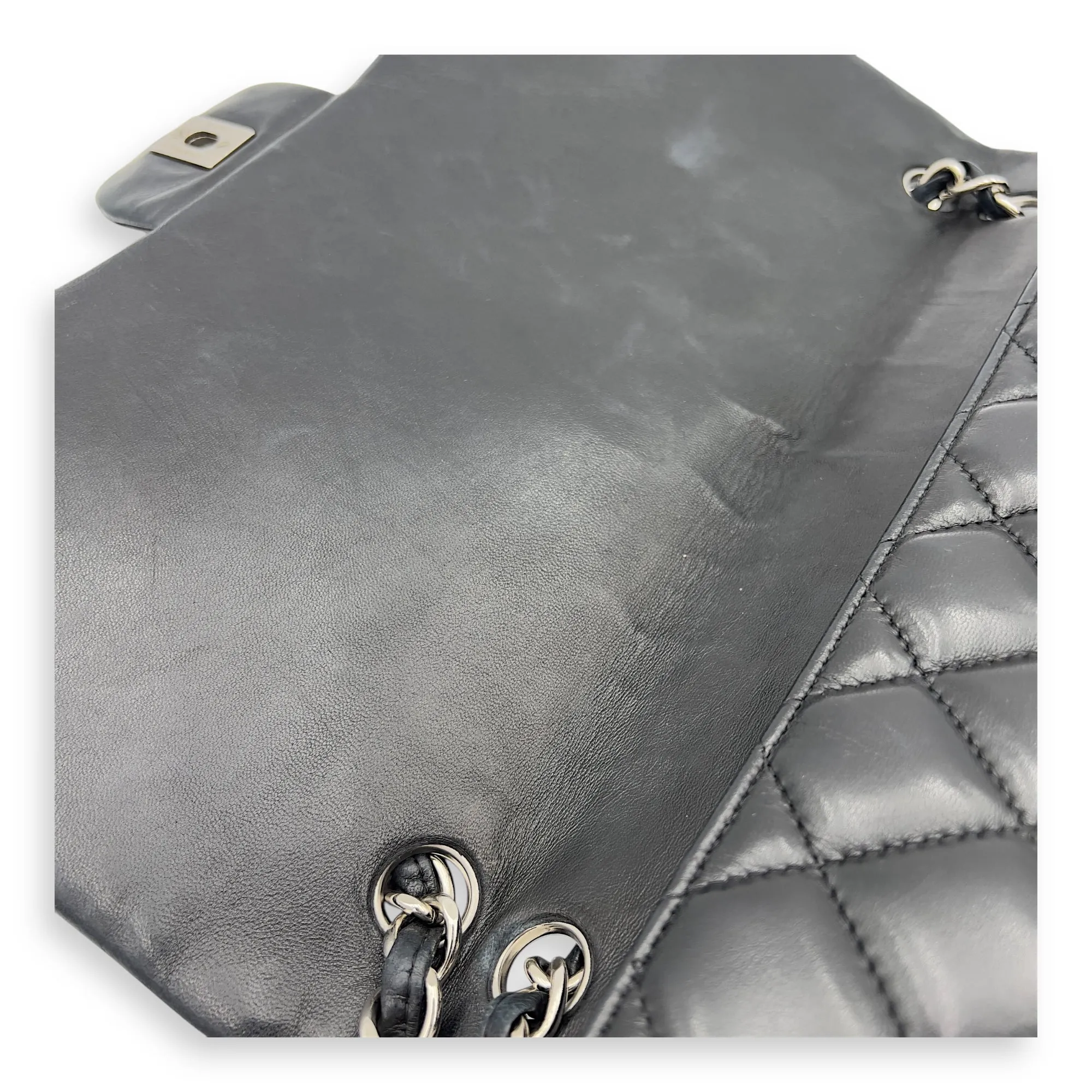 Classic Maxi Black Shoulder Bag in Lambskin, Silver hardware