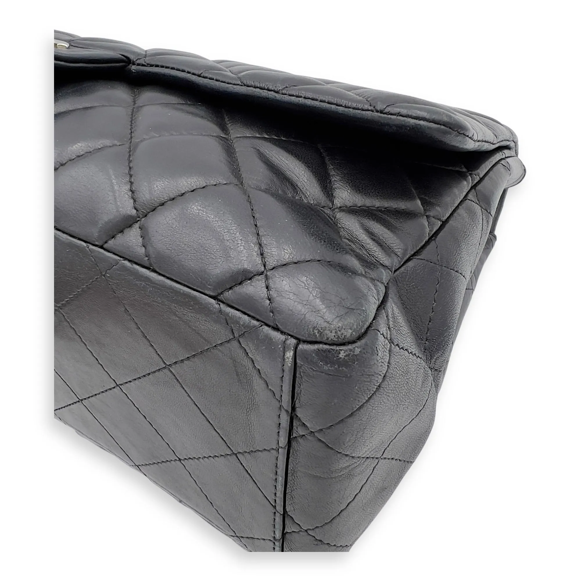 Classic Maxi Black Shoulder Bag in Lambskin, Silver hardware