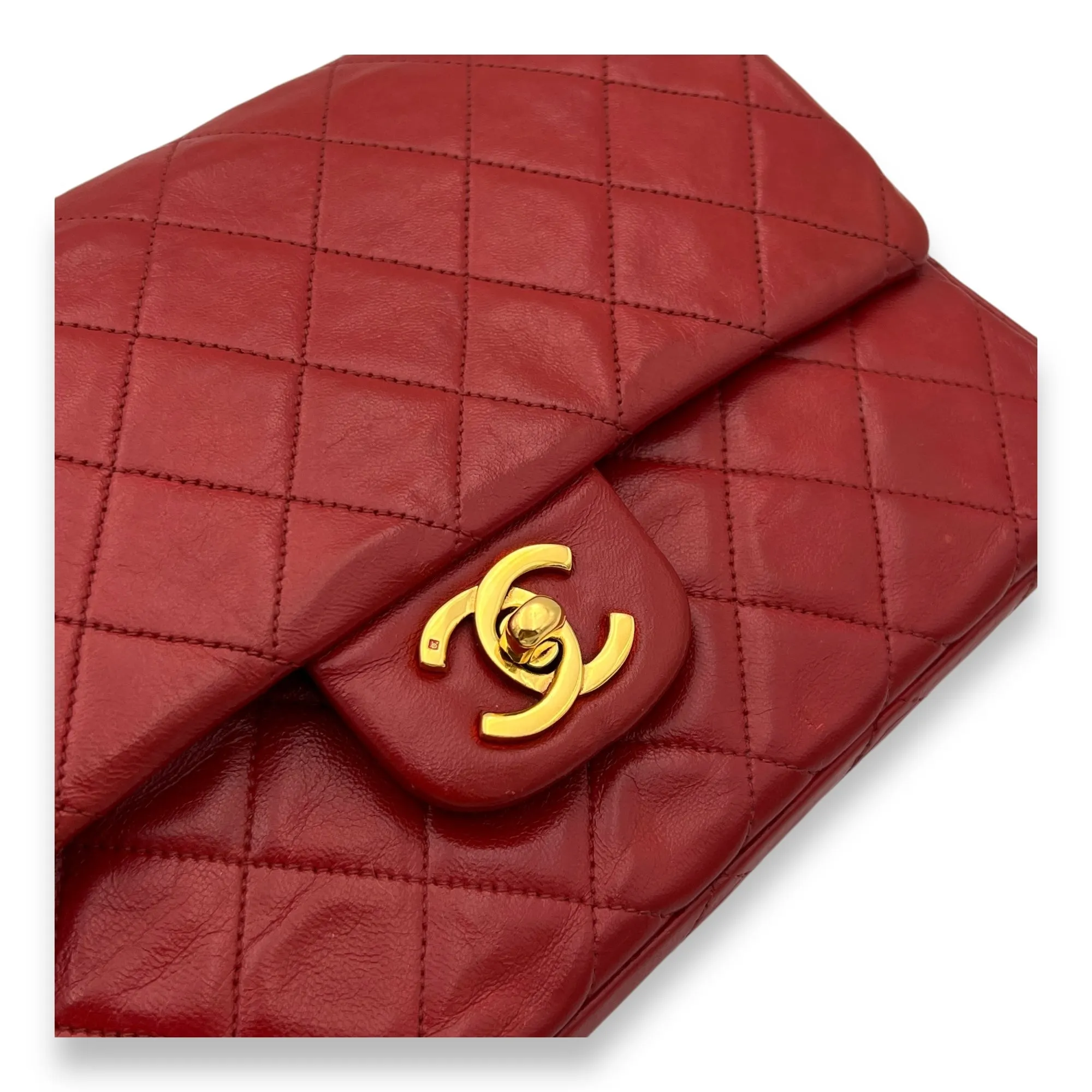 Classic Small Red Shoulder Bag in Lambskin, Gold hardware